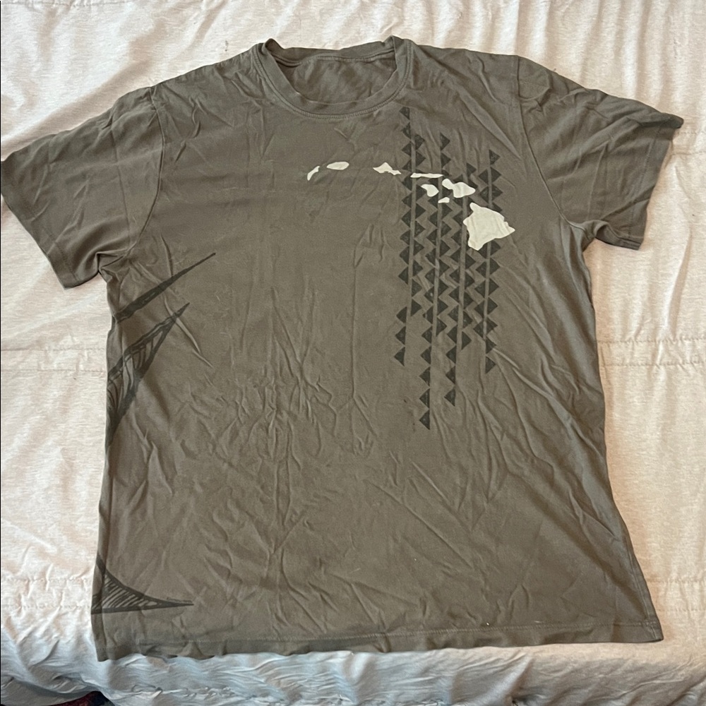 Men's Short Sleeve Graphic Tee in Olive